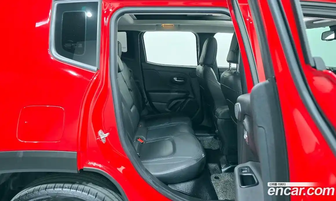Jeep Renegade 2019 2.4 гидро в Москве № 169716, фото 12