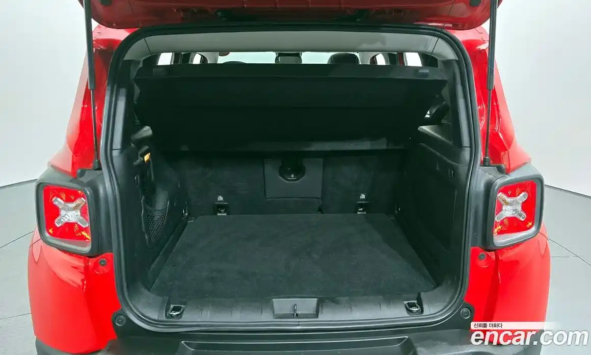 Jeep Renegade 2019 2.4 гидро в Москве № 169716, фото 20