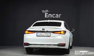 Lexus ES 2024 2.5 гидро в Москве № 198766, миниатюра 4