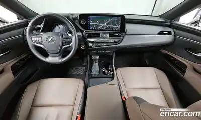 Lexus ES 2024 2.5 гидро в Москве № 198766, миниатюра 7