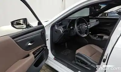 Lexus ES 2024 2.5 гидро в Москве № 198766, миниатюра 10