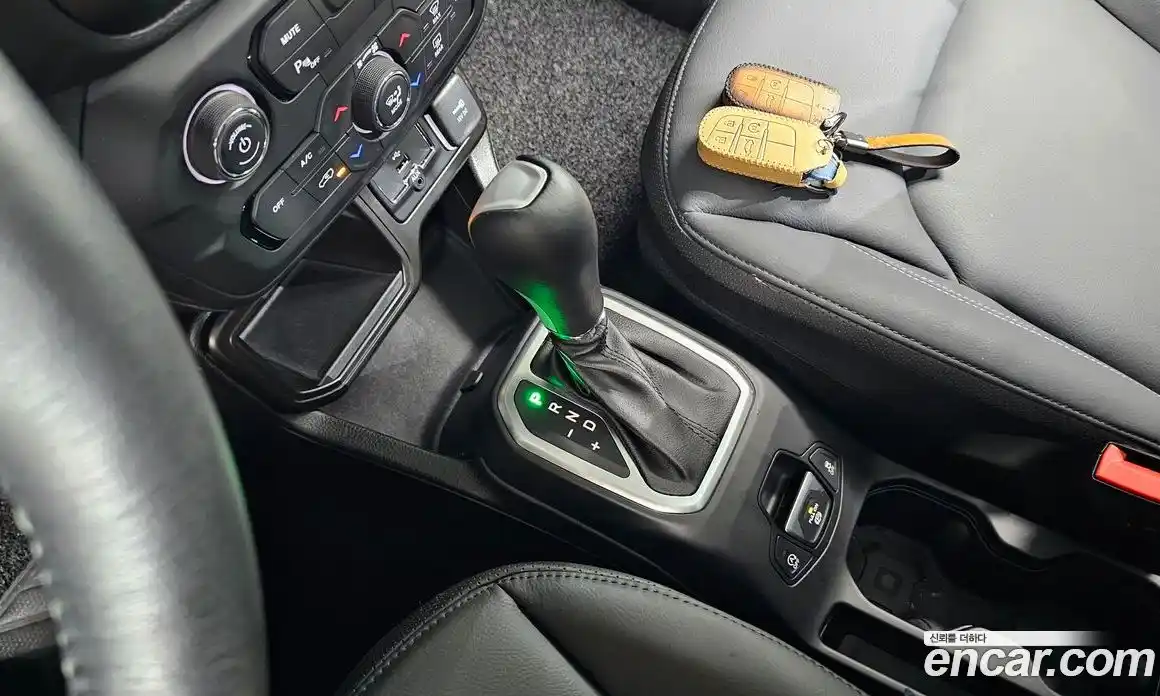 Jeep Renegade 2023 1.3 гидро в Москве № 199387, фото 9