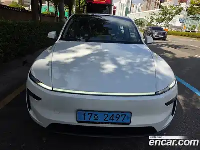 Tesla Model Y, 2025