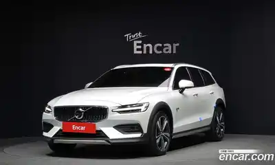 Volvo V60, 2021