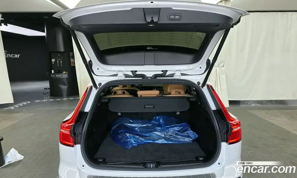 Volvo V60 2021 2.0 гидро в Москве № 230492, фото 20
