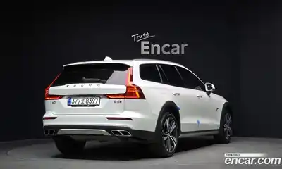Volvo V60 2021 2.0 гидро в Москве № 230492, миниатюра 2