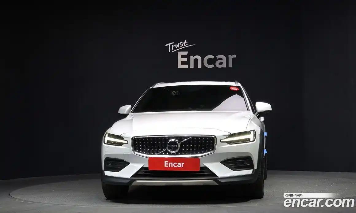 Volvo V60 2021 2.0 гидро в Москве № 230492, фото 3