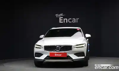 Volvo V60 2021 2.0 гидро в Москве № 230492, миниатюра 3