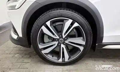 Volvo V60 2021 2.0 гидро в Москве № 230492, миниатюра 5