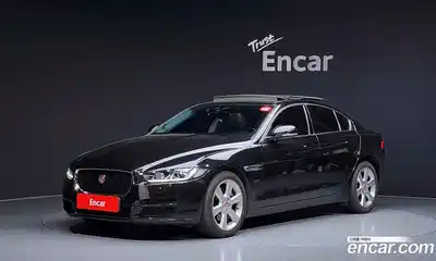 Jaguar XE, 2015