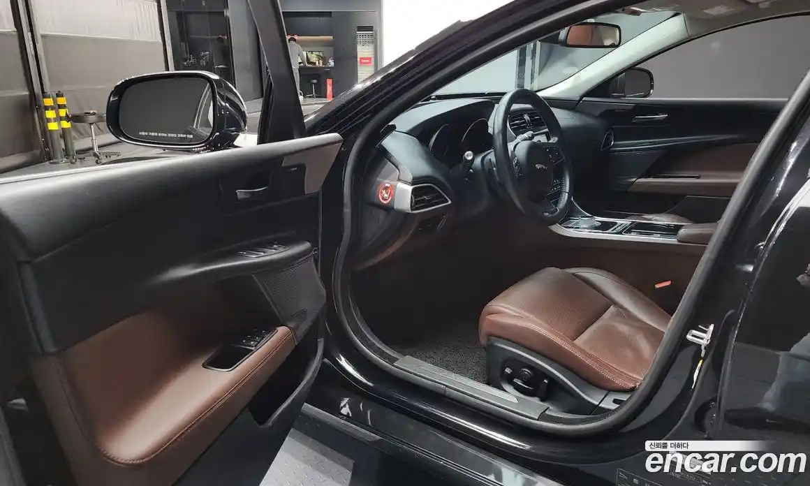 Jaguar XE 2015 2.0 гидро в Москве № 256055, фото 10