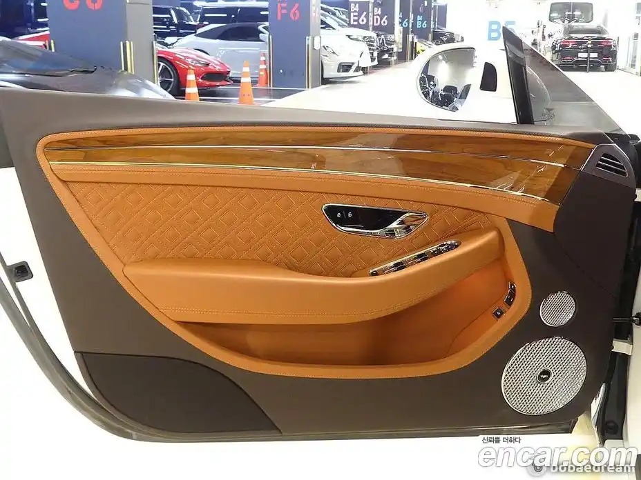 Bentley Continental 2022 4.0 гидро в Москве № 256598, фото 9