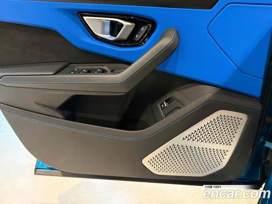 Lamborghini Urus 2024 4.0 гидро в Москве № 320734, фото 12