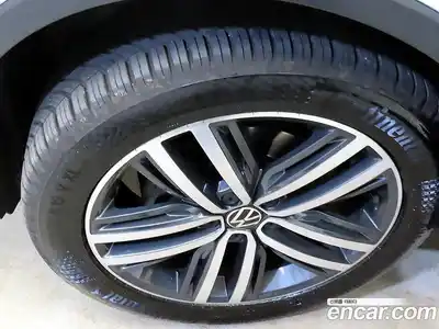 Volkswagen Tiguan 2021 2.0 гидро в Москве № 1139183, миниатюра 6