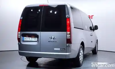 Hyundai Staria 2023 2.2 гидро в Москве № 1244753, миниатюра 2