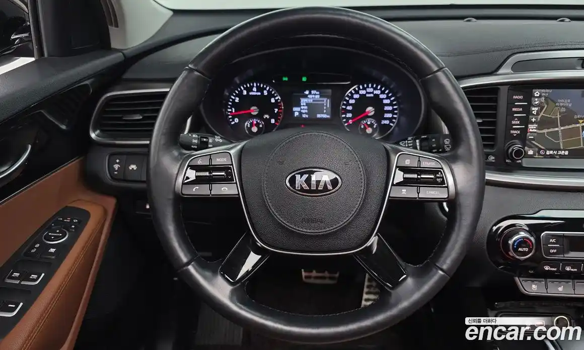 Kia Sorento 2017 2.0 Автомат в Москве № 1245337, фото 15