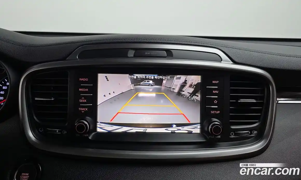 Kia Sorento 2017 2.0 Автомат в Москве № 1245337, фото 16