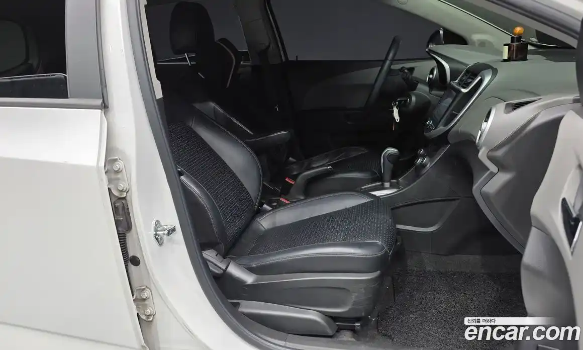 Chevrolet Aveo 2017 1.4 Автомат в Москве № 1246980, фото 11