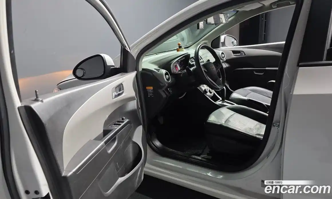 Chevrolet Aveo 2017 1.4 Автомат в Москве № 1246980, фото 10