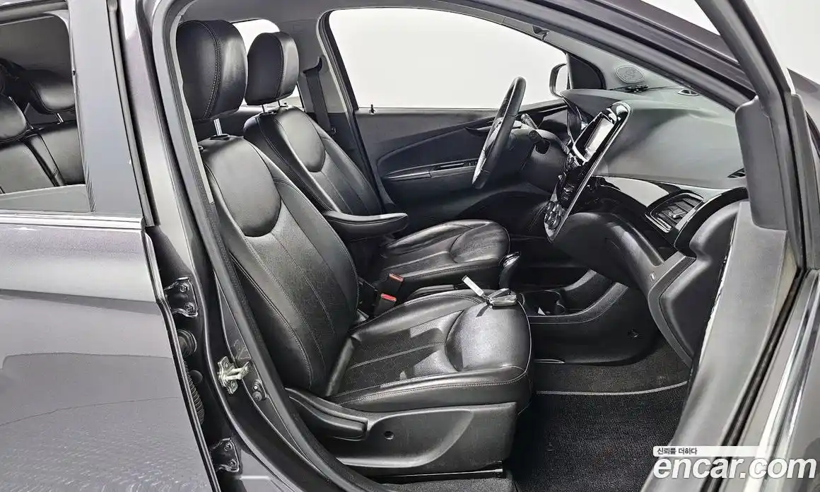Chevrolet Spark 2016 1.0 гидро в Москве, фото 12
