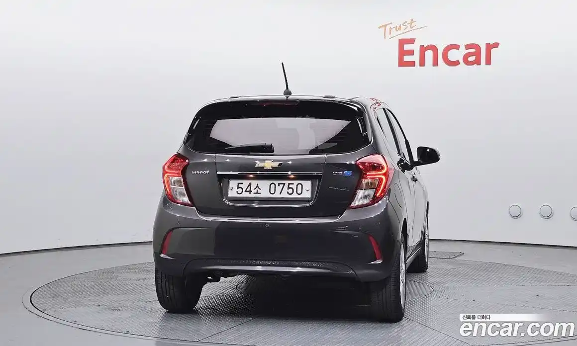 Chevrolet Spark 2016 1.0 гидро в Москве, фото 4