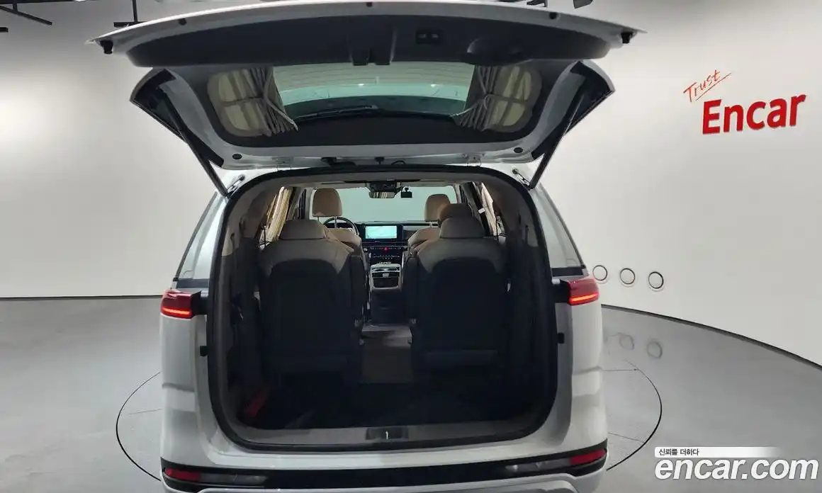 Kia Canival 2022 2.2 Автомат в Москве № 1248371, фото 20