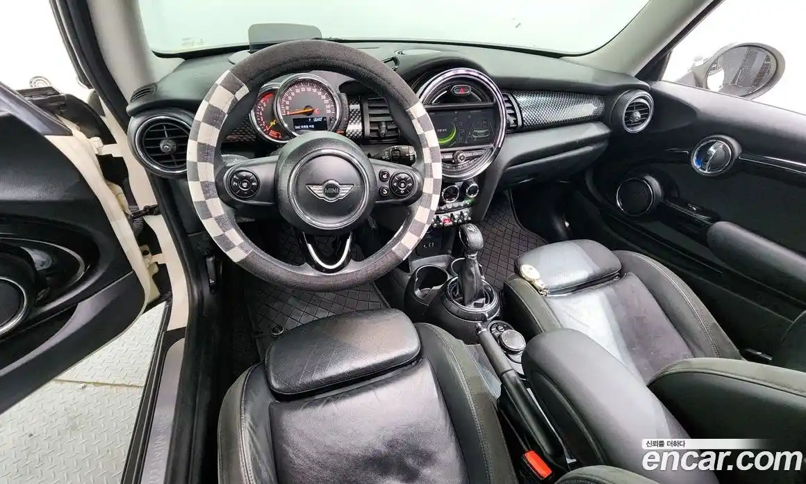 Mini Cooper 2015 2.0 гидро в Москве № 1250869, фото 7