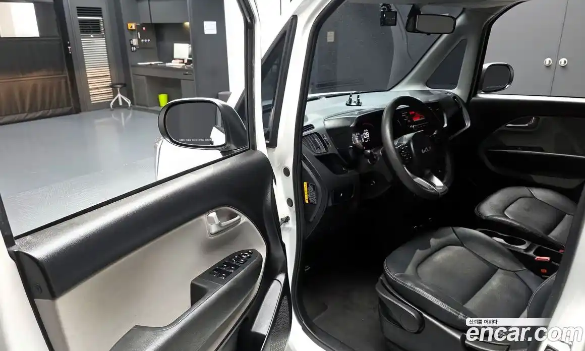 Kia Ray 2023 1.0 Автомат в Москве № 1278287, фото 11