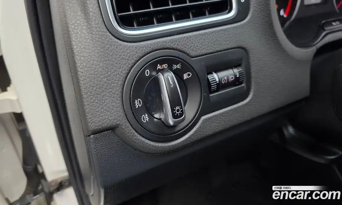 Volkswagen Polo 2013 1.6 гидро в Москве № 1281551, фото 17