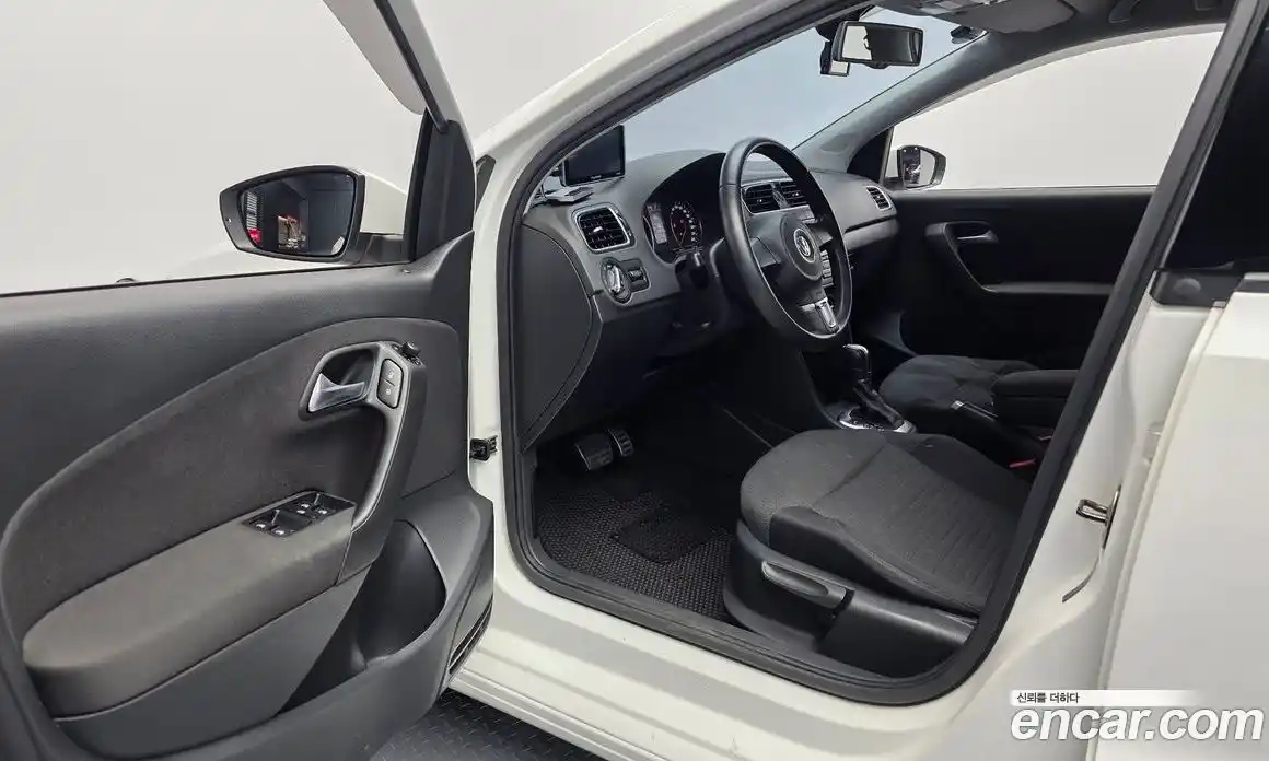 Volkswagen Polo 2013 1.6 гидро в Москве № 1281551, фото 10