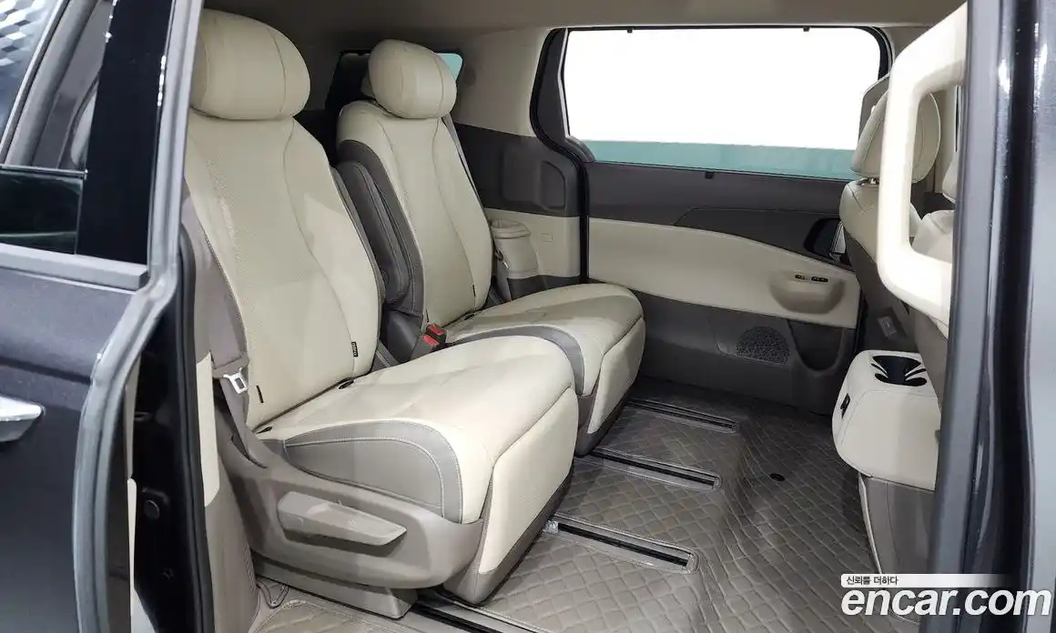 Kia Canival 2025 3.5 Автомат в Москве № 1288855, фото 11