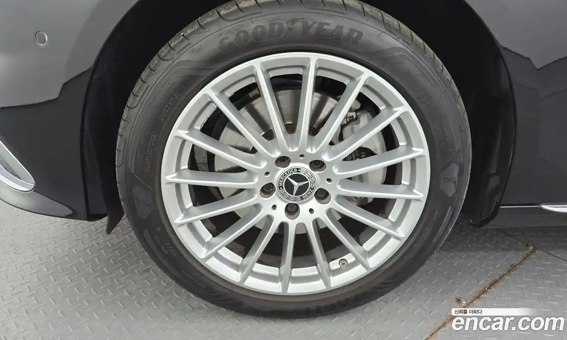 Mercedes-Benz E-Class 2023 1.9 гидро в Москве, фото 5