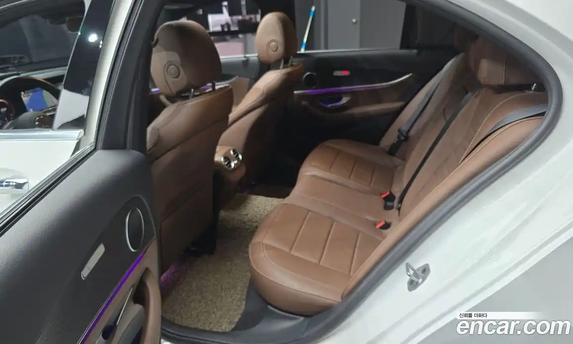 Mercedes-Benz E-Class 2021 2.0 гидро в Москве, фото 13