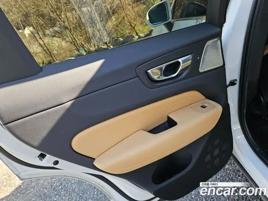 Volvo XC60 2023 2.0 гидро в Москве № 1292219, фото 9
