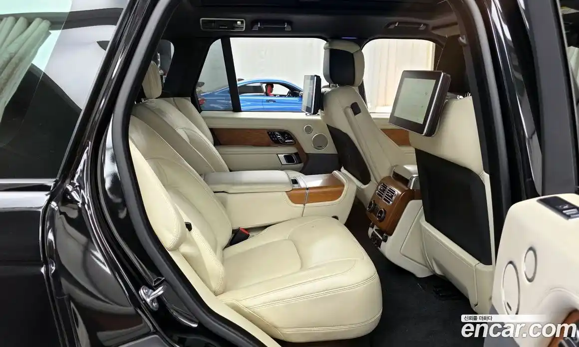 Land Rover Range-Rover 2018 4.4 гидро в Москве № 1293102, фото 12
