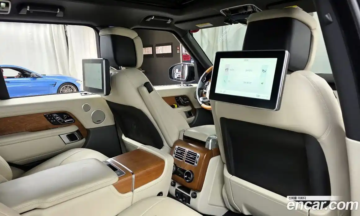 Land Rover Range-Rover 2018 4.4 гидро в Москве № 1293102, фото 17