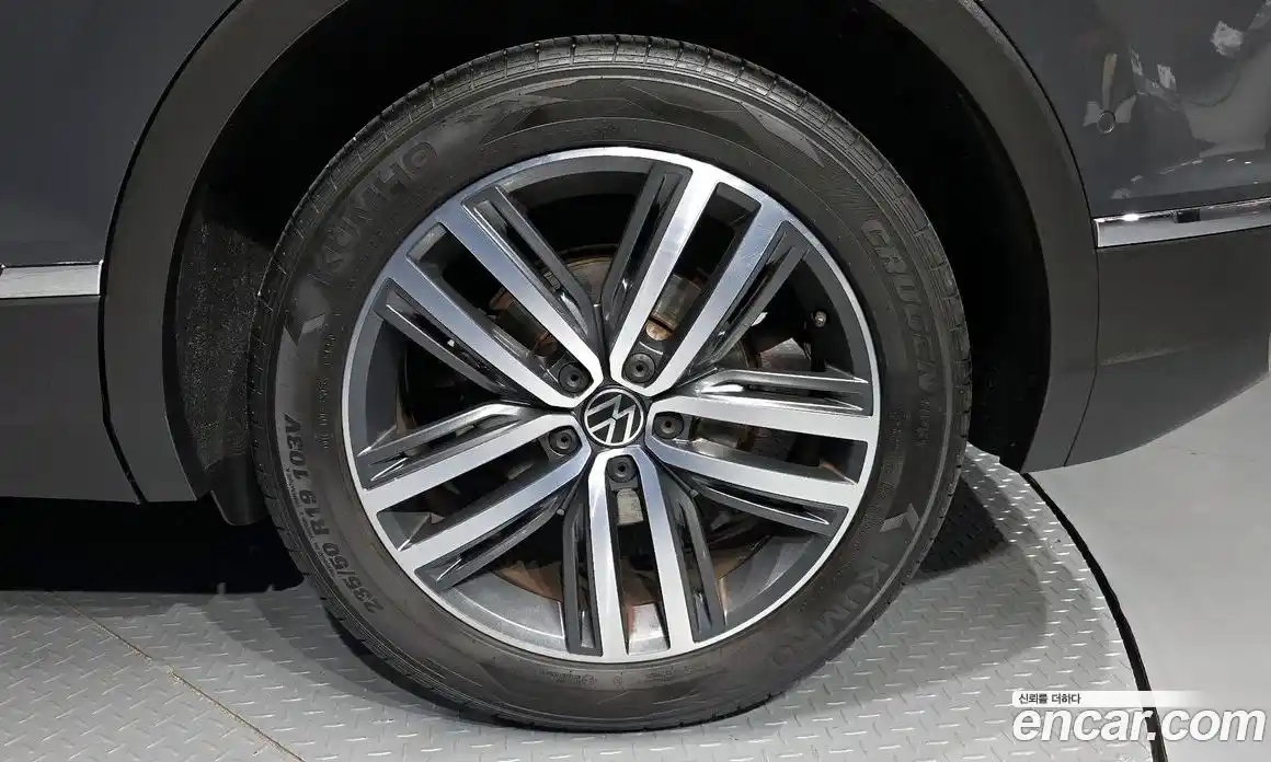 Volkswagen Tiguan 2022 2.0 гидро в Москве № 1294017, фото 5