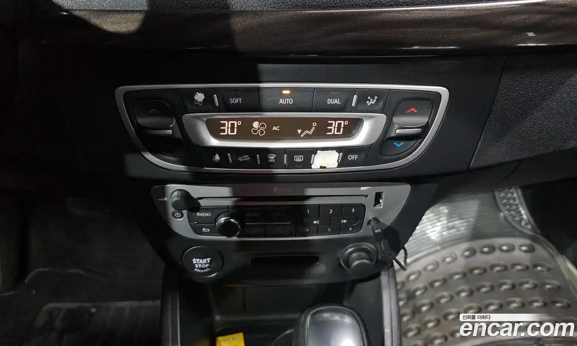 Renault SM3 2014 1.6 гидро в Москве № 148361, фото 14