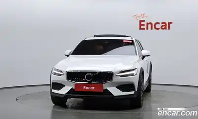 Volvo V60 2023 2.0 гидро в Москве № 164283, миниатюра 2