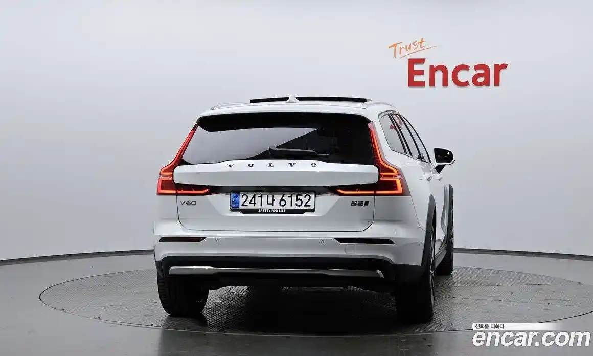 Volvo V60 2023 2.0 гидро в Москве № 164283, фото 3