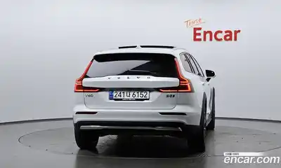 Volvo V60 2023 2.0 гидро в Москве № 164283, миниатюра 3