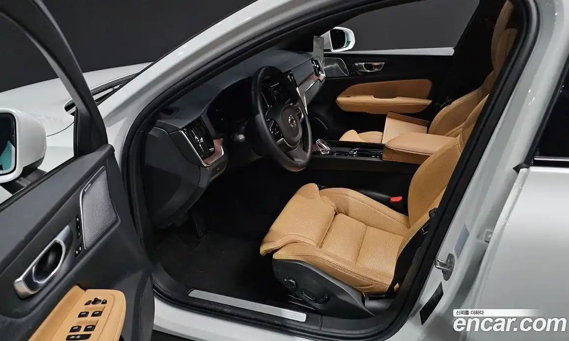 Volvo V60 2023 2.0 гидро в Москве № 164283, фото 9
