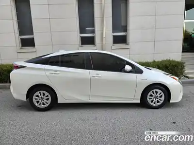Toyota Prius 2017 1.8 гидро в Москве № 170362, миниатюра 3