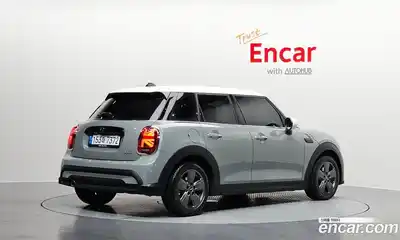Mini Cooper 2022 1.5 гидро в Москве № 216346, миниатюра 2