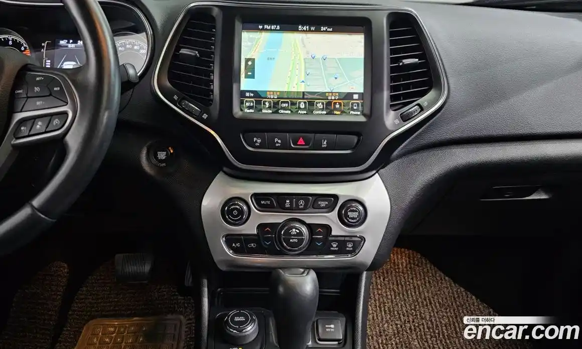 Jeep Cherokee 2018 2.4 гидро в Москве № 232653, фото 14