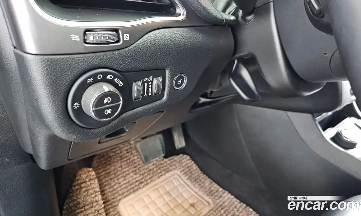 Jeep Cherokee 2018 2.4 гидро в Москве № 232653, фото 18