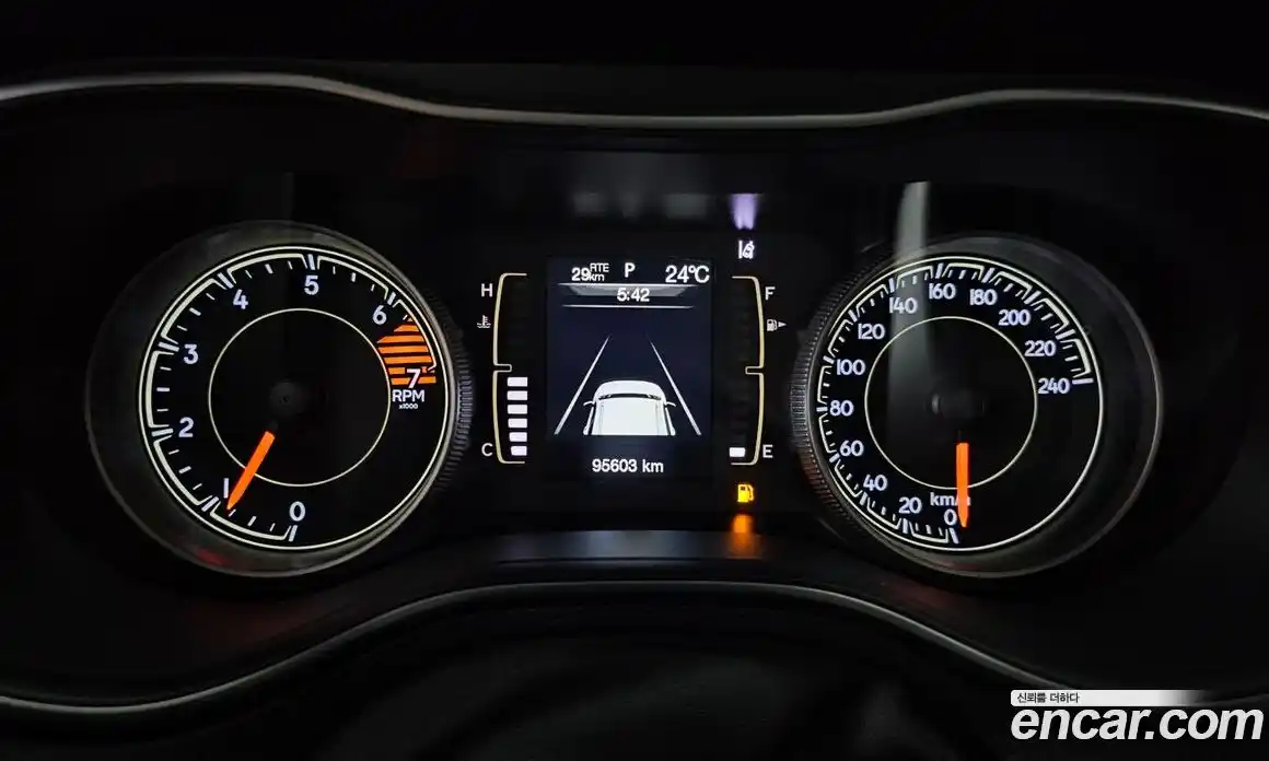Jeep Cherokee 2018 2.4 гидро в Москве № 232653, фото 8
