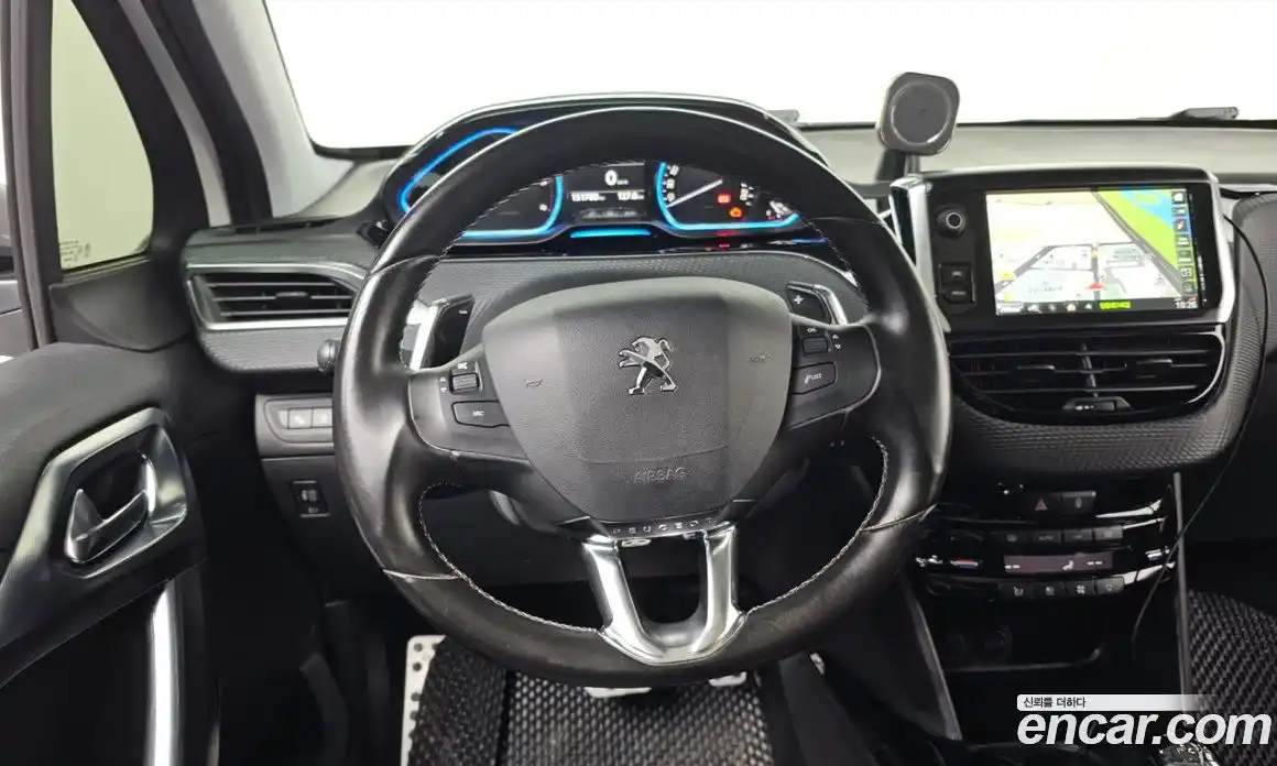 Peugeot 2008 2015 1.6 гидро в Москве № 234699, фото 13