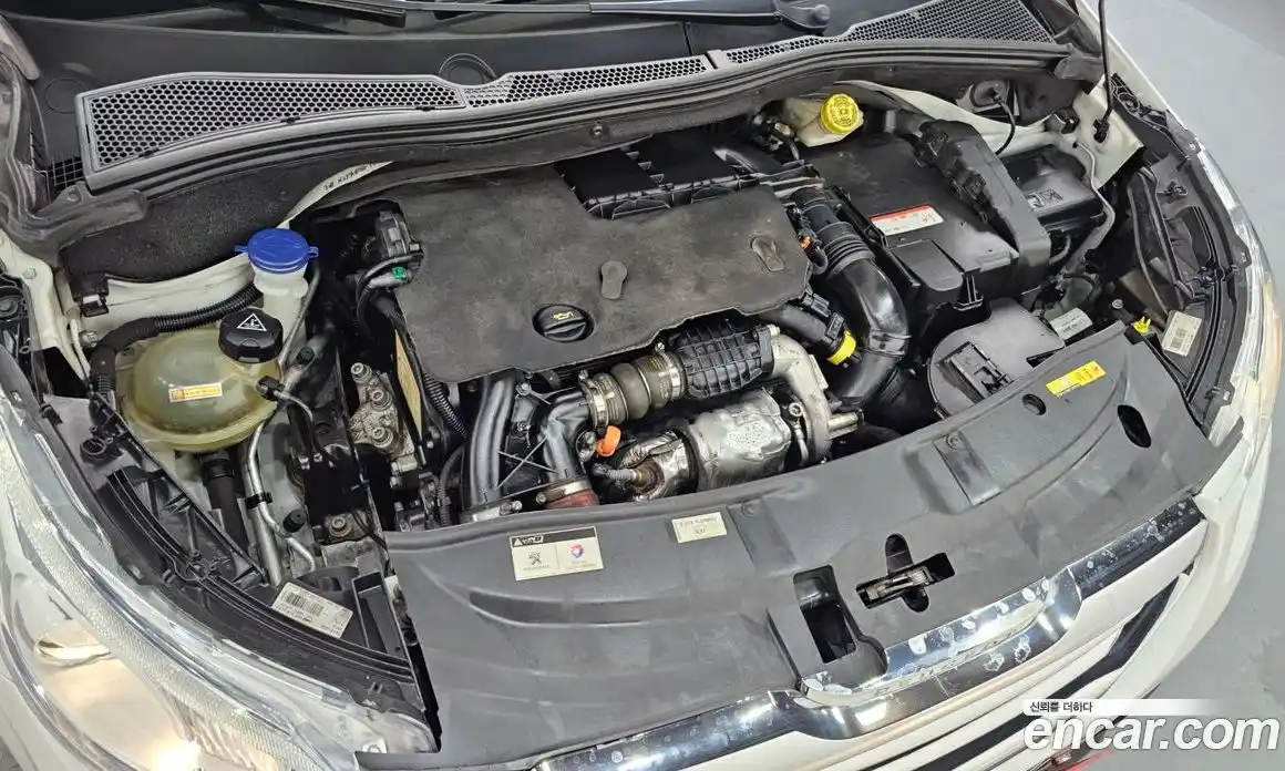 Peugeot 2008 2015 1.6 гидро в Москве № 234699, фото 6