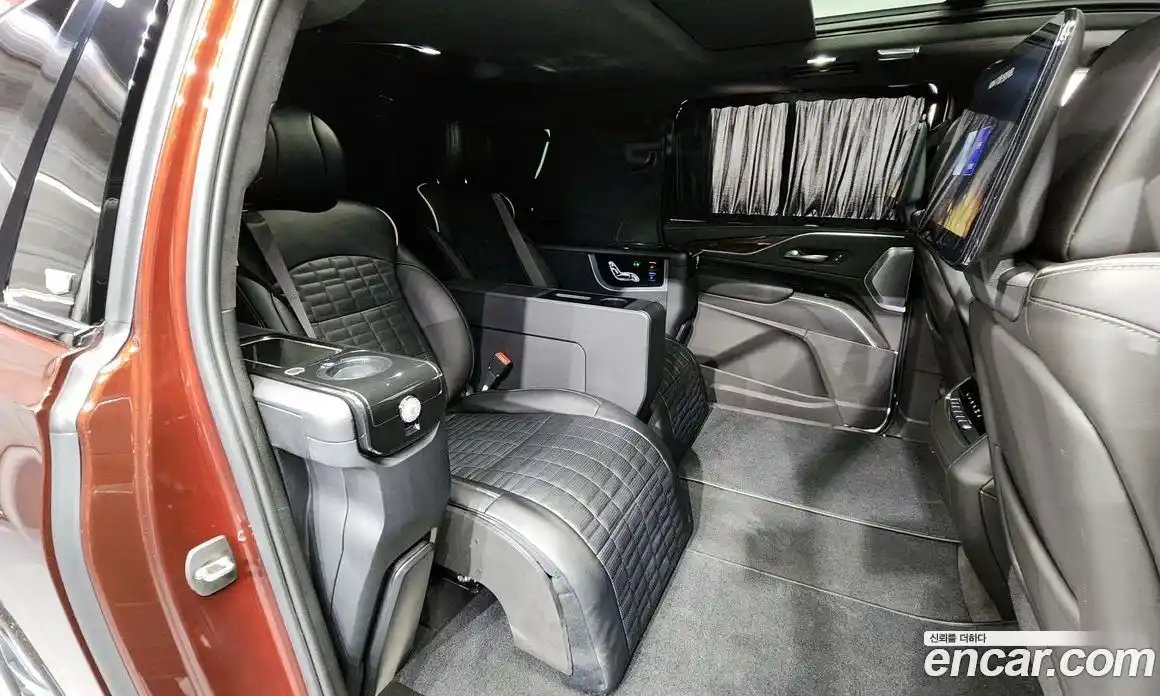 Cadillac Escalade 2022 6.2 гидро в Москве № 256409, фото 12
